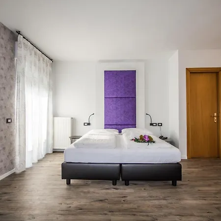 Eden Hotell 3*