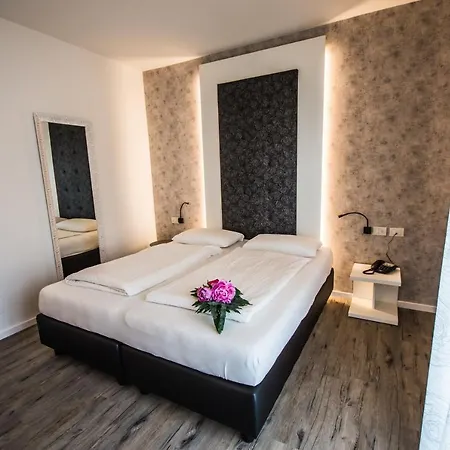 Hotel Eden